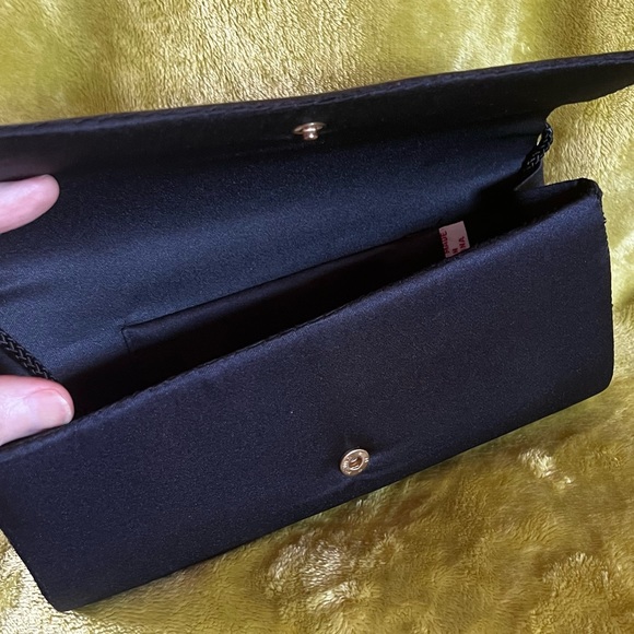 Black satin clutch purse Snap close long cord handle over shoulder or tuck in - Picture 10 of 11